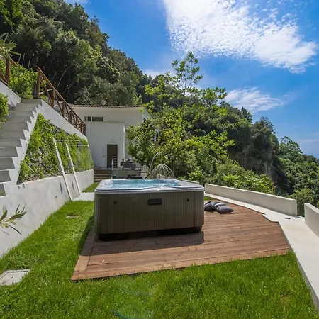 Villa Donna Rachele With Parking Spot